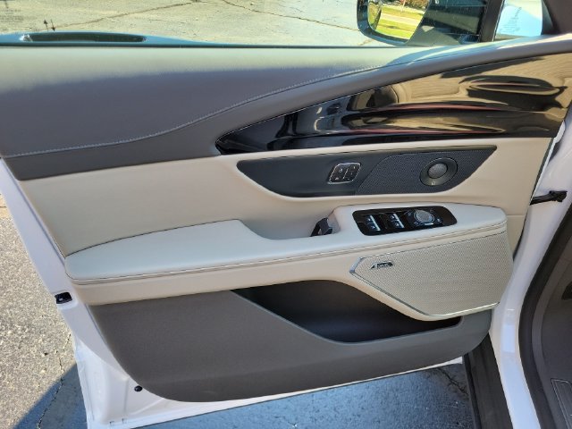 Used 2025 Lincoln Nautilus Reserve AWD/4WD image 9