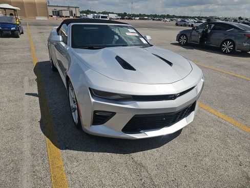 Used 2017 Chevrolet Camaro SS RWD image 2