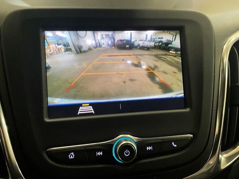 Used 2020 Chevrolet Equinox LT image 16