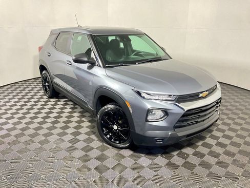 Used 2021 Chevrolet TrailBlazer LS image 3