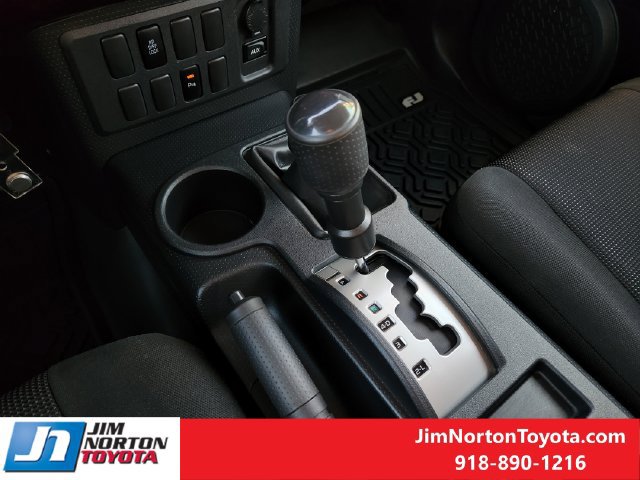 Used 2007 Toyota FJ Cruiser 4WD w/ Convenience Pkg image 19
