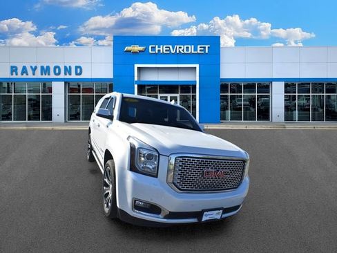 Certified 2017 GMC Yukon Denali w/ Open Road Package AWD/4WD image 9
