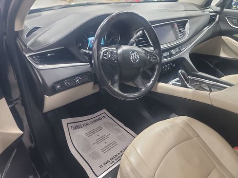 Used 2018 Buick Enclave Essence FWD image 12