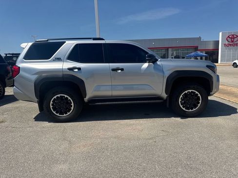 Used 2025 Toyota 4Runner TRD Off-Road Premium w/ Tow Technology Package AWD/4WD image 8