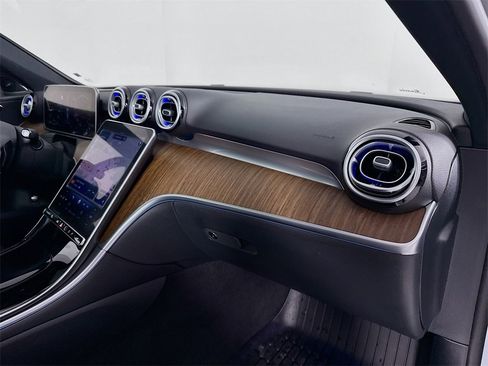 Used 2025 Mercedes-Benz C 300 4MATIC Sedan image 31