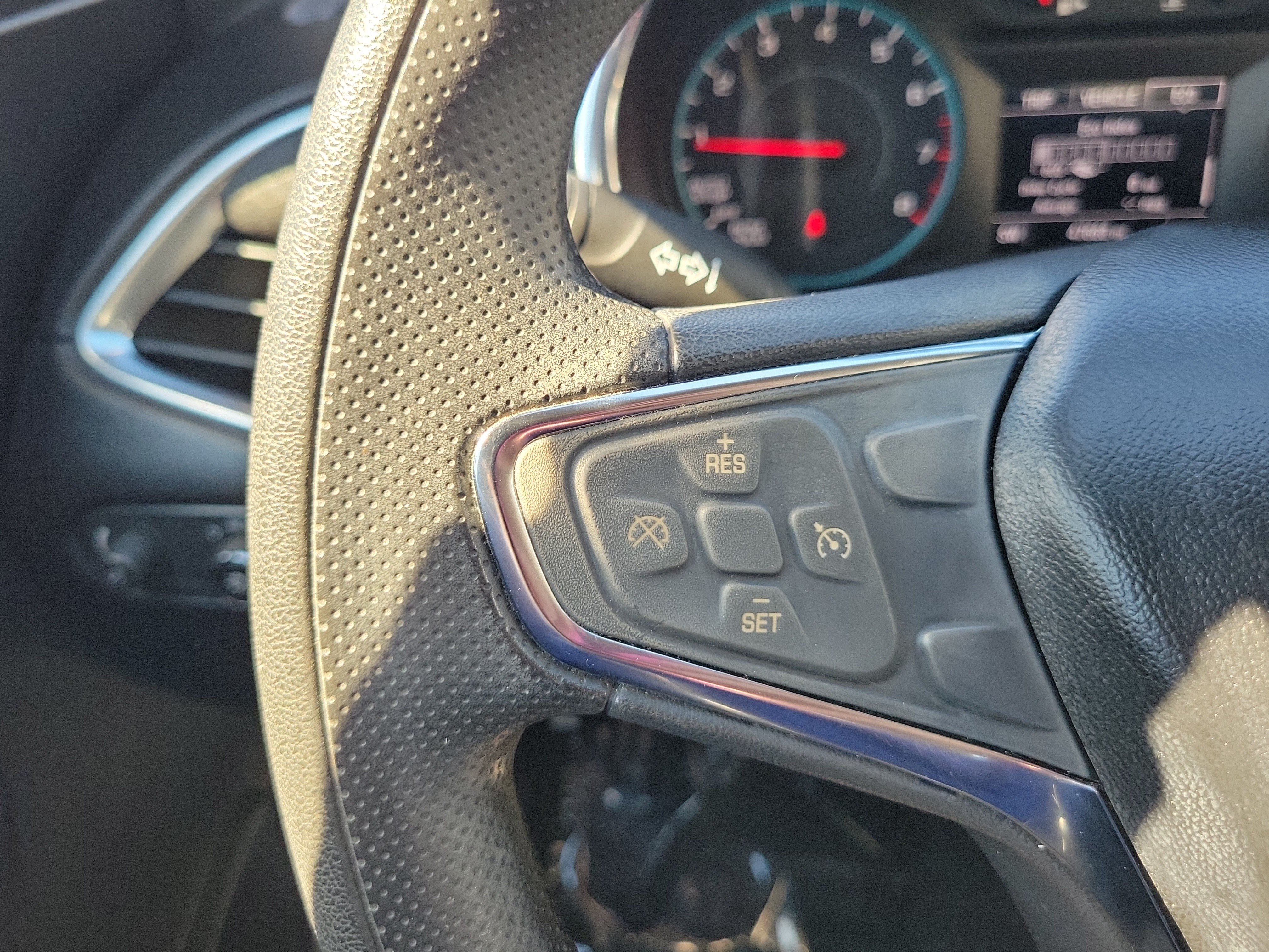 Used 2021 Chevrolet Malibu LT FWD image 18