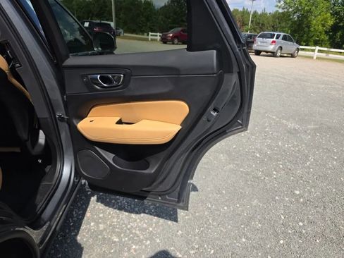 Used 2020 Volvo XC60 T5 Inscription AWD/4WD image 48