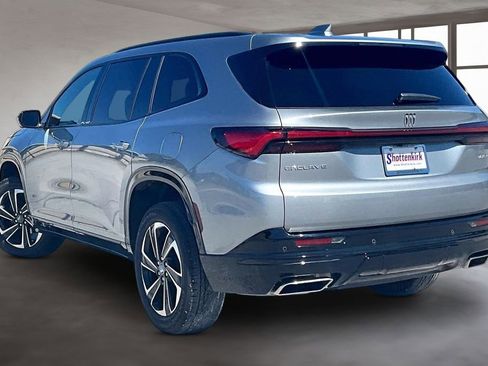 Used 2025 Buick Enclave Sport Touring FWD image 4