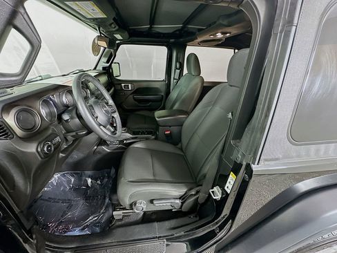 Certified 2019 Jeep Wrangler Sport image 27