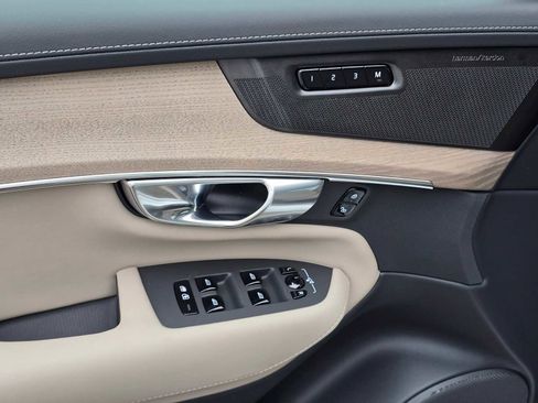 New 2026 Volvo XC90 B6 Plus w/ Protection Package Premier image 23