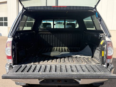 Used 2010 Toyota Tacoma 4x4 Regular Cab w/ SR5 Pkg #1 image 28