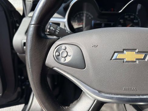 Used 2019 Chevrolet Impala LT FWD image 25