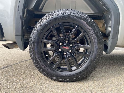 Used 2023 GMC Sierra 1500 Elevation AWD/4WD image 9