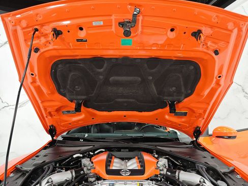 Used 2010 Nissan GT-R Premium image 25