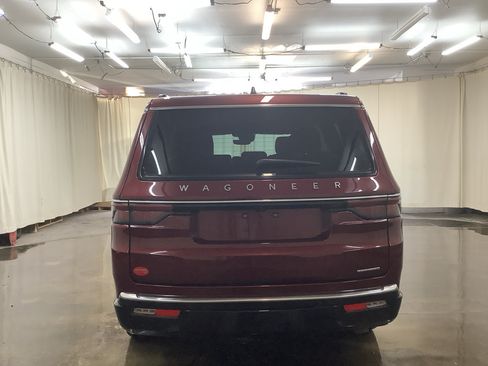 Used 2024 Jeep Wagoneer Series II AWD/4WD image 6