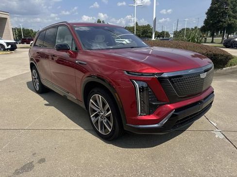 Used 2026 Cadillac Vistiq Sport w/ LPO, Floor Liner Package AWD/4WD image 3