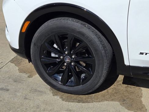 Used 2025 Buick Envista Sport Touring FWD image 7
