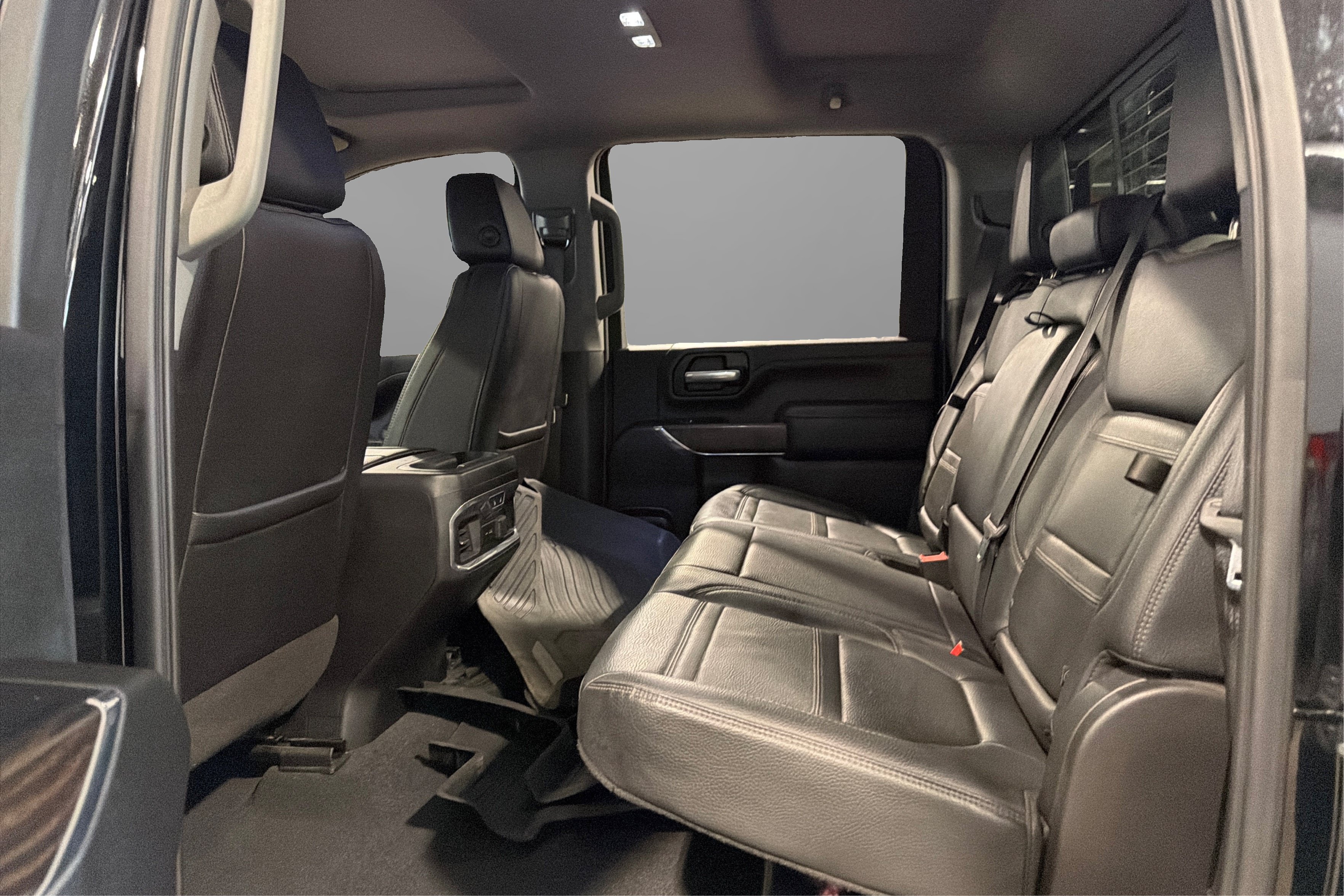 Used 2023 GMC Sierra 3500 Denali w/ Denali Black Diamond Edition AWD/4WD image 40