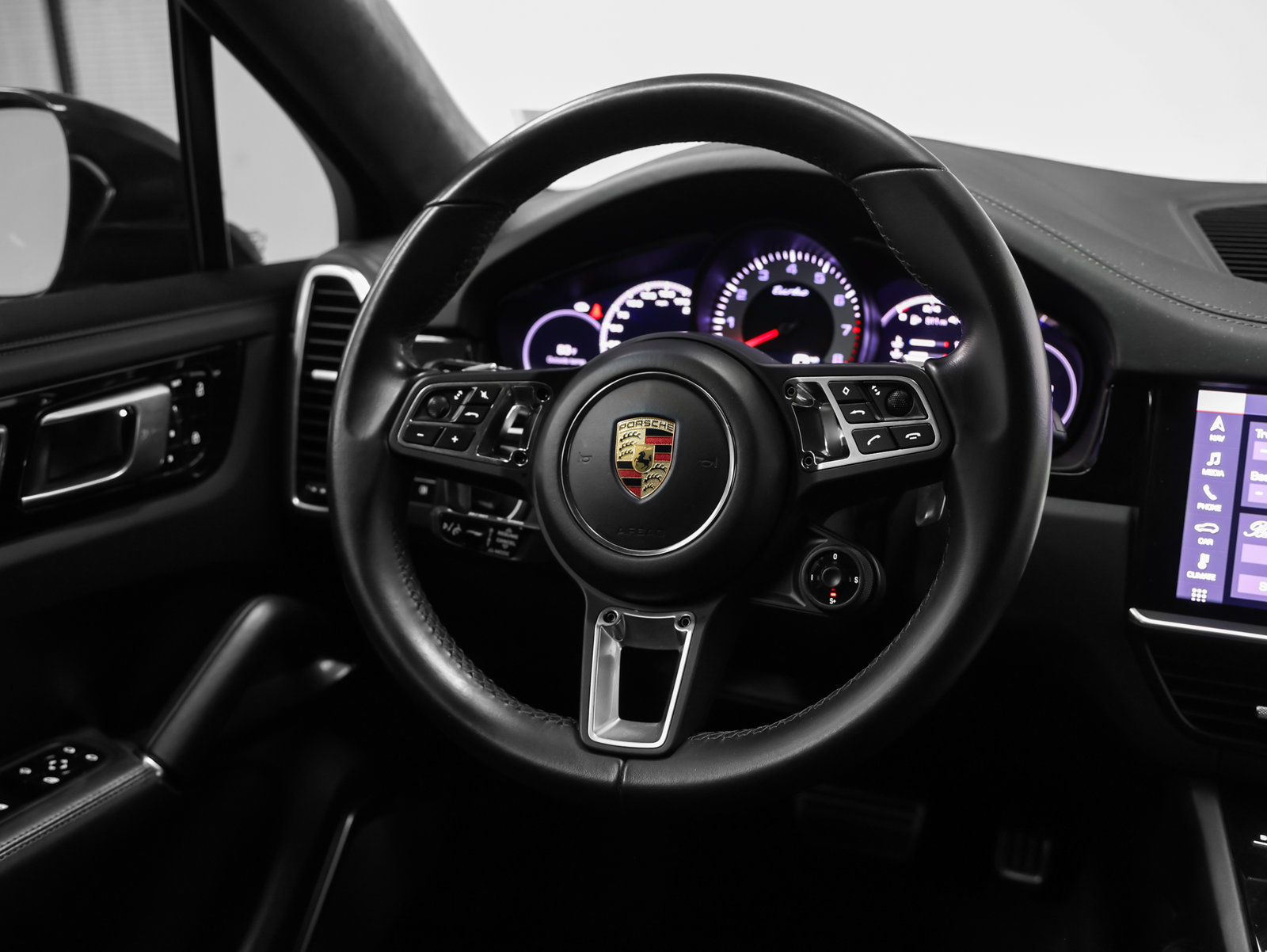 Certified 2021 Porsche Cayenne Turbo AWD/4WD image 32