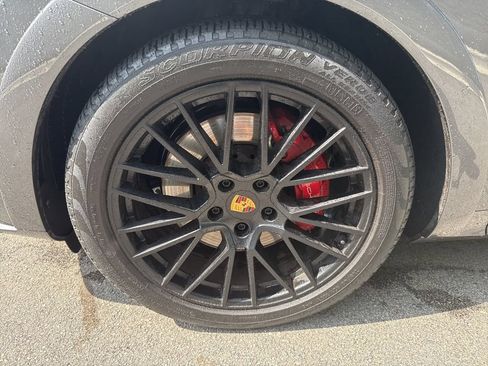Used 2023 Porsche Cayenne GTS w/ Premium Package AWD/4WD image 2