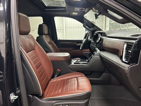 Used 2024 GMC Sierra 3500 Denali Ultimate image 29