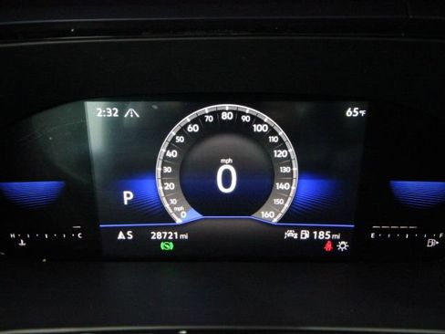 Used 2022 Volkswagen Taos SE w/ Panoramic Sunroof Package image 16