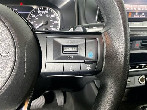Used 2023 Nissan Rogue SV AWD/4WD image 22