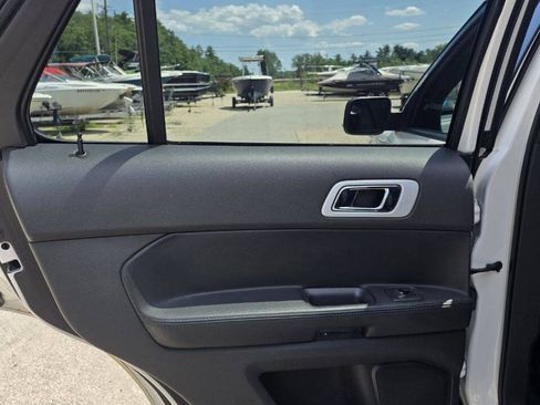 Used 2014 Ford Explorer XLT w/ Equipment Group 202A AWD/4WD image 11