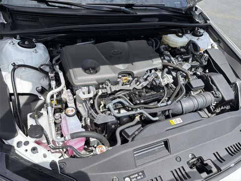 Used 2025 Toyota Camry XSE FWD image 10