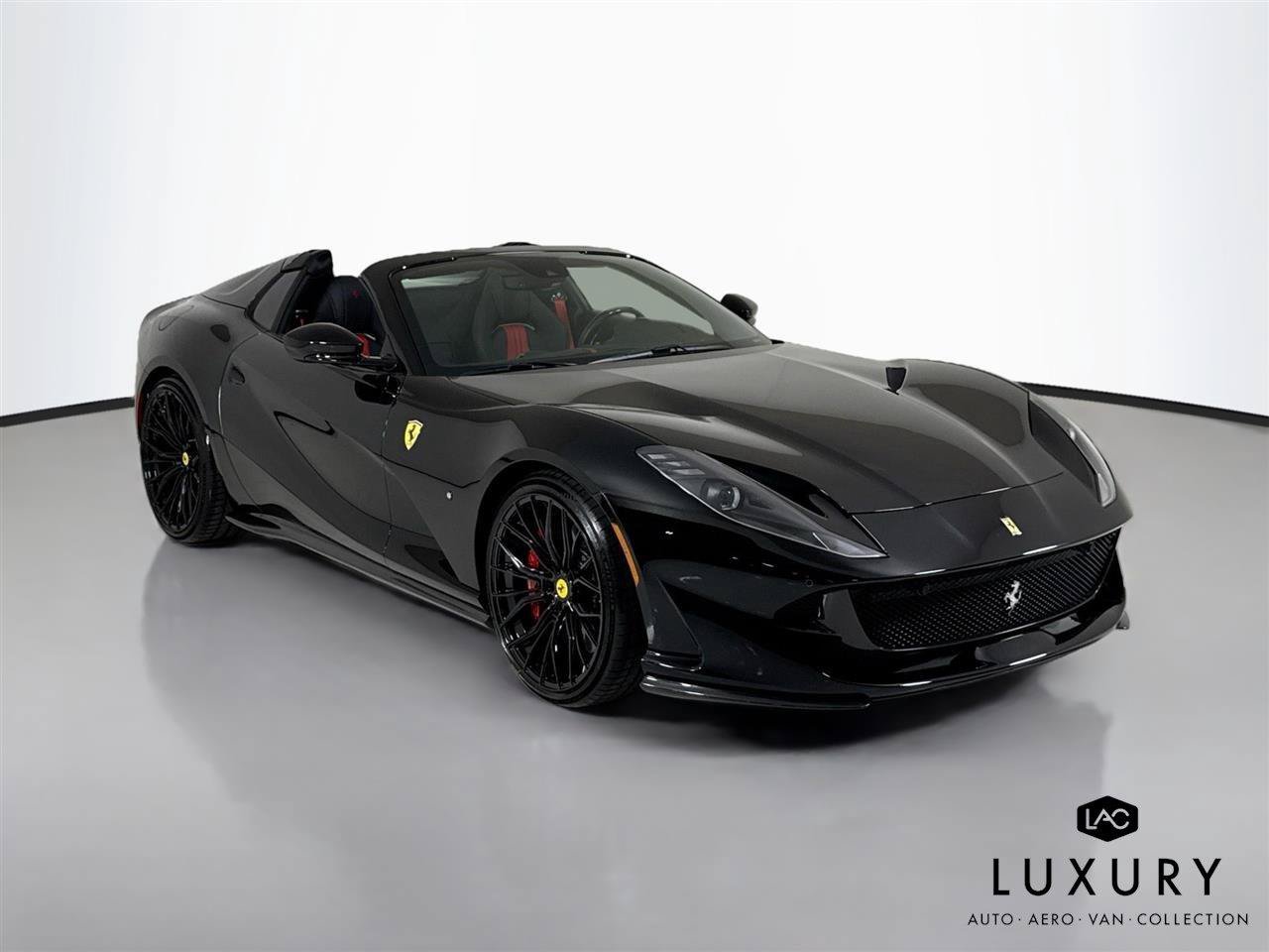 Used 2021 Ferrari 812 GTS RWD image 2