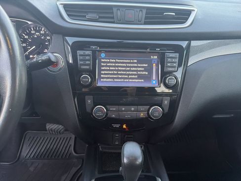 Used 2016 Nissan Rogue SL w/ SL Premium Package image 10