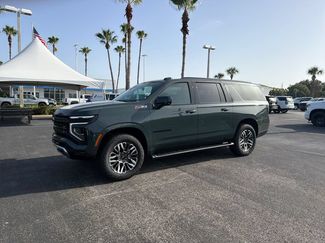 New 2026 Chevrolet Suburban Z71 w/ Comfort Package AWD/4WD video 2