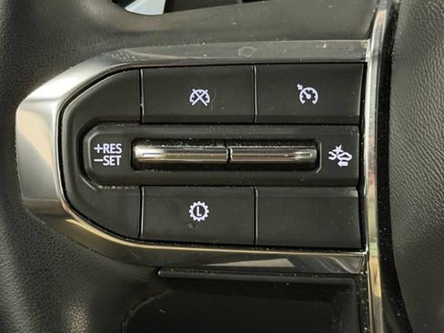 Certified 2025 GMC Acadia Elevation w/ Black Edition FWD image 37