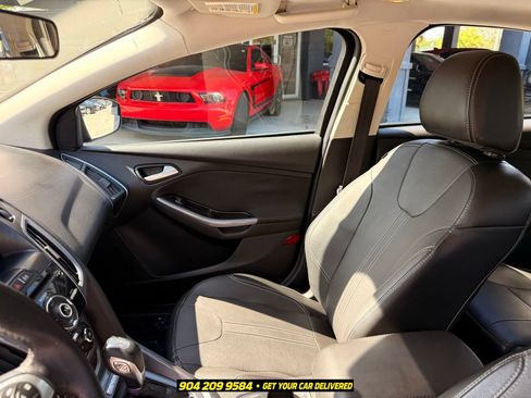 Used 2014 Ford Focus Titanium FWD image 25