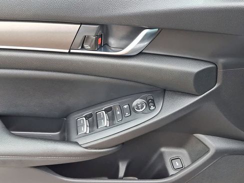 Used 2021 Honda Accord LX image 10
