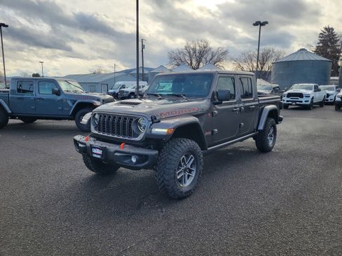 New 2026 Jeep Gladiator Mojave w/ Steel Bumper Group image 4