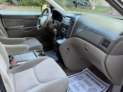 Used 2008 Toyota Sienna CE FWD image 15