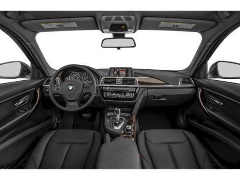 Used 2018 BMW 320i Sedan RWD image 4