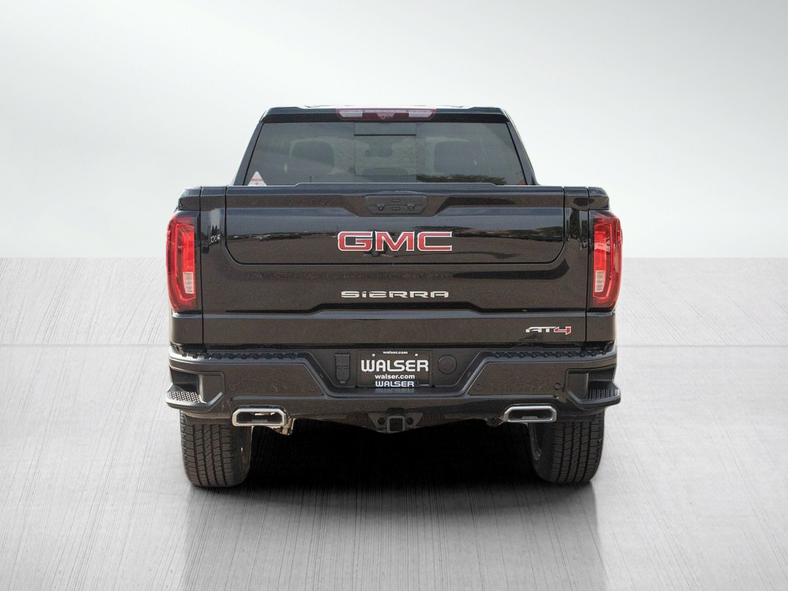 Used 2024 GMC Sierra 1500 AT4 w/ Technology Package AWD/4WD image 4
