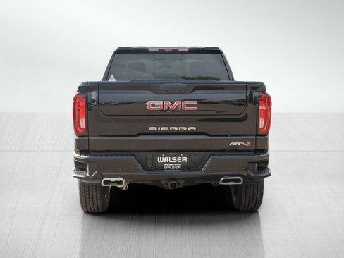 Used 2024 GMC Sierra 1500 AT4 w/ Technology Package AWD/4WD image 4