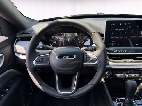 New 2026 Jeep Compass Latitude AWD/4WD image 12
