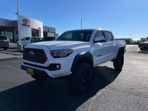 Certified 2023 Toyota Tacoma TRD Off-Road w/ TRD Premium Off Road Package AWD/4WD image 7
