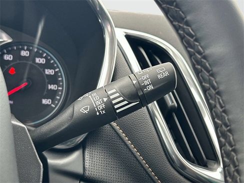 Used 2024 Chevrolet Equinox Premier image 10