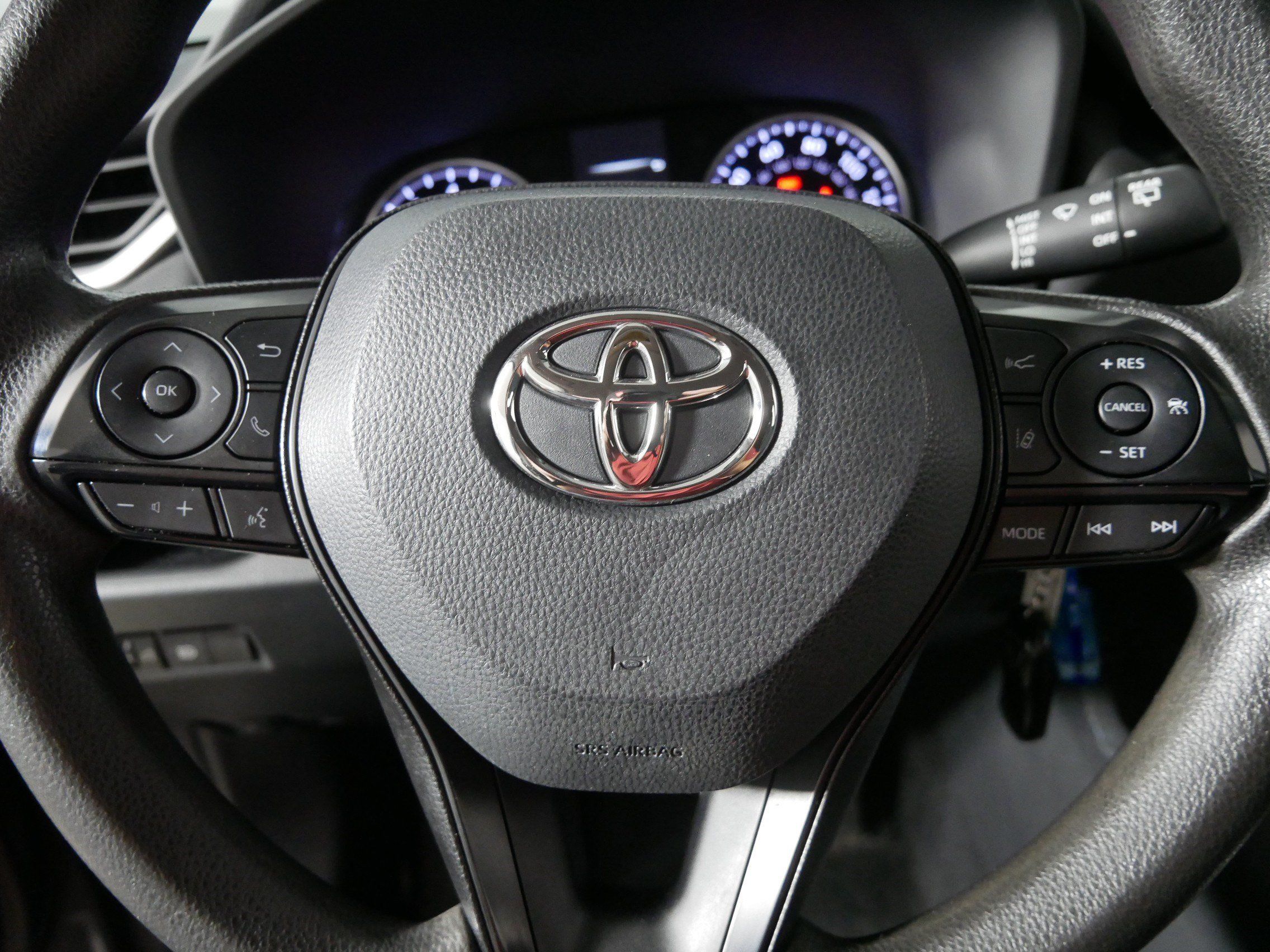 Used 2022 Toyota RAV4 LE AWD/4WD image 25