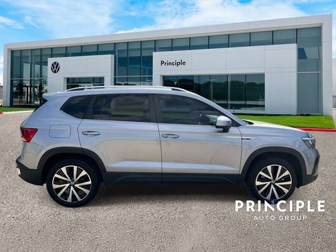 Used 2023 Volkswagen Taos SE FWD image 5