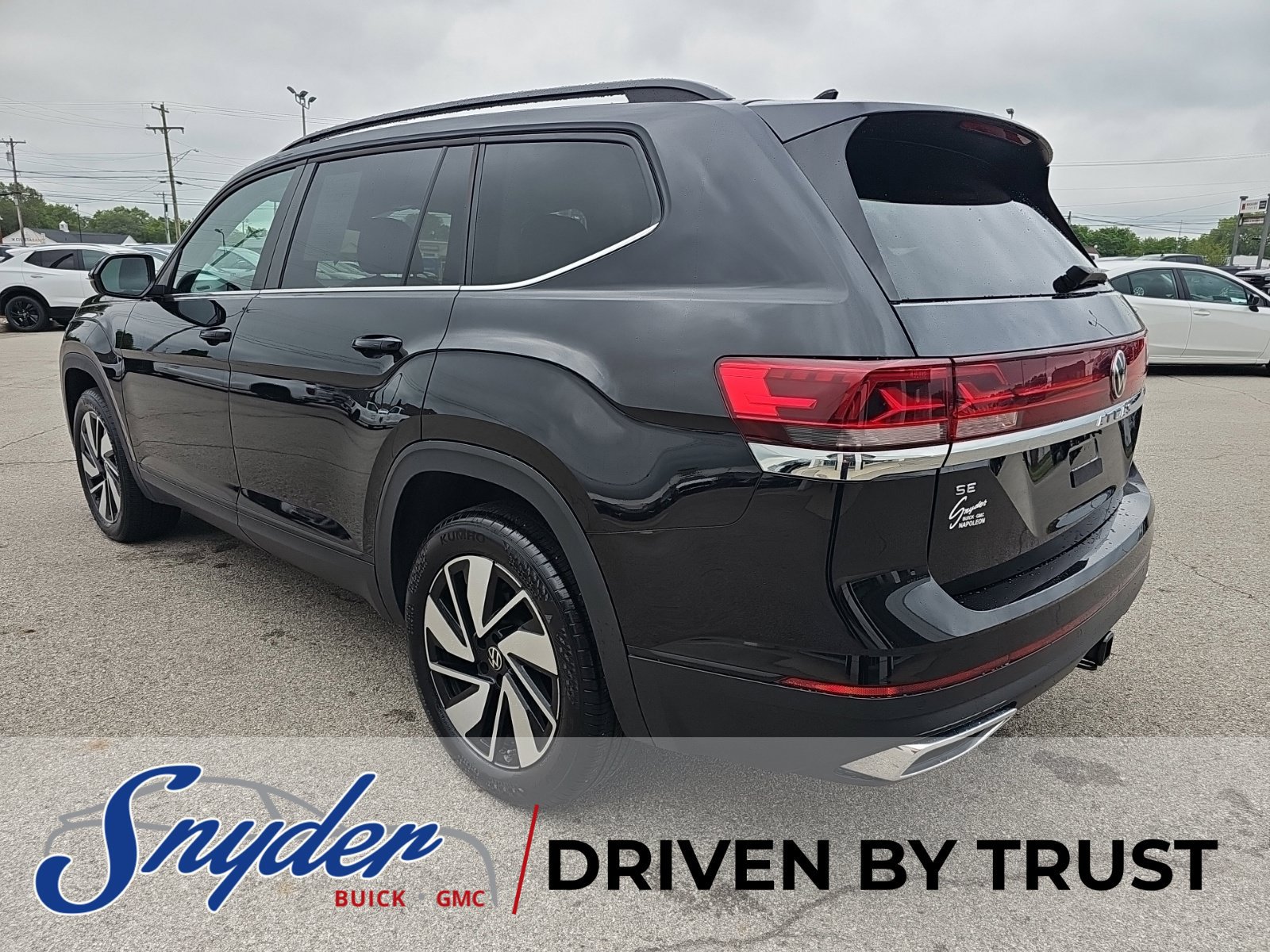 Used 2024 Volkswagen Atlas SE FWD image 5