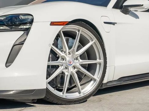 Used 2020 Porsche Taycan Turbo S image 26