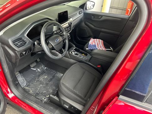 Used 2023 Ford Escape Active w/ Cold Weather Package FWD image 3