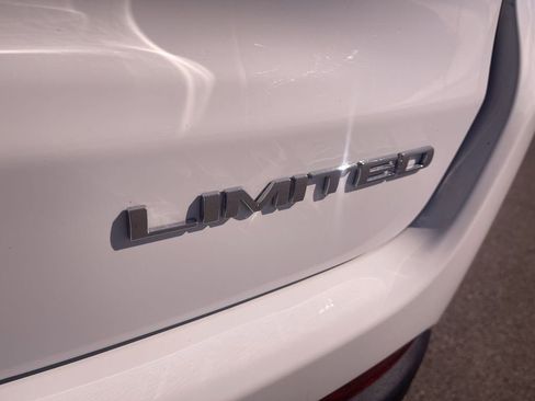 Used 2024 Jeep Compass Limited image 13