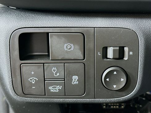 Used 2024 Hyundai Ioniq 6 SE AWD/4WD image 17